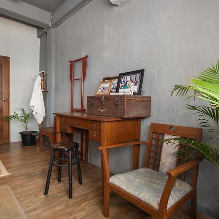 Better Moon Guesthouse Bangkok Exterior photo